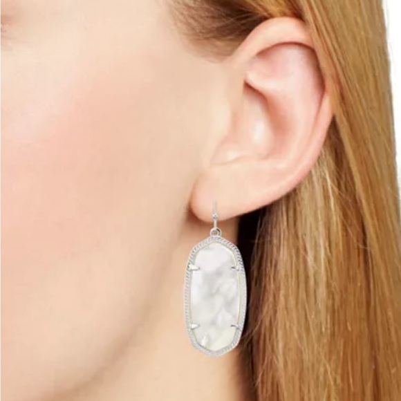 New Kendra Scott Signature Elle Drop Earrings - Picture 6 of 6